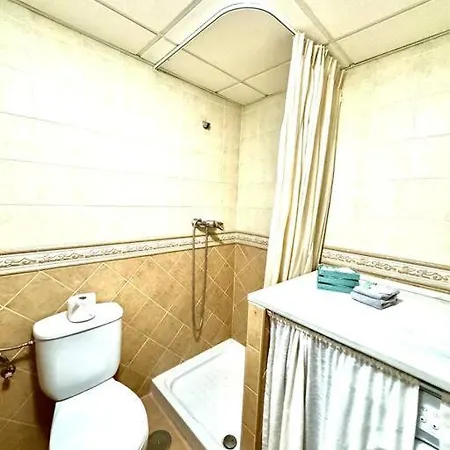 Bonito Apartamento Centrico Y Cerca De La Playa En Fuengirolamalaga *
